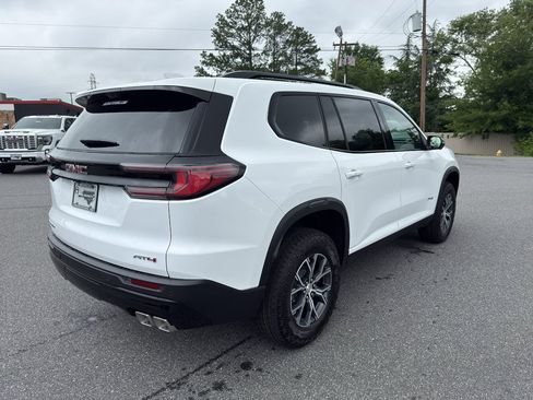 Used 2026 GMC Acadia AT4 w/ Luxury Package AWD/4WD image 5