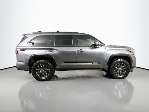 Used 2023 Toyota Sequoia Platinum AWD/4WD image 7