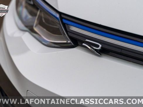 Used 2022 Volkswagen Golf R image 11