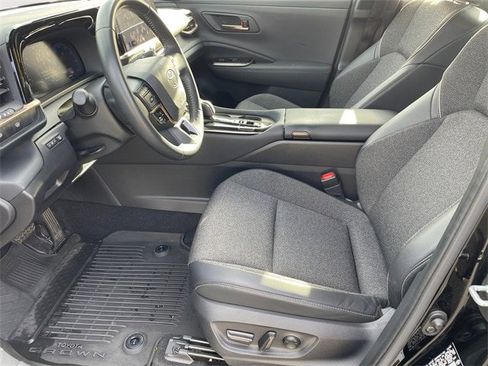 Used 2024 Toyota Crown XLE image 9