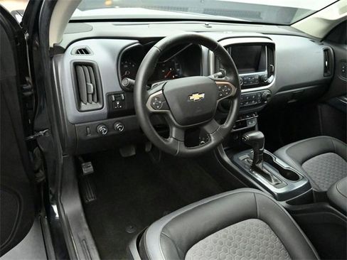 Used 2017 Chevrolet Colorado Z71 image 9