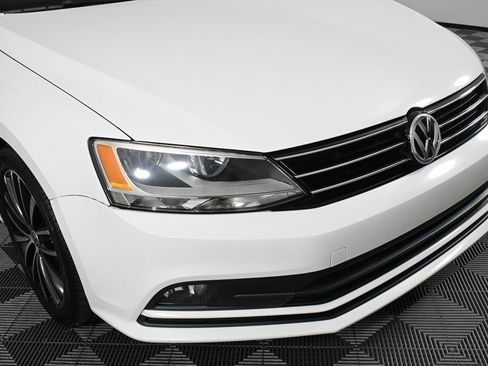 Used 2016 Volkswagen Jetta Sport image 33