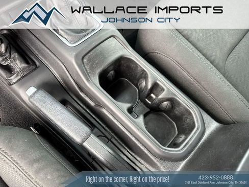 Used 2019 Jeep Wrangler Sport AWD/4WD image 17