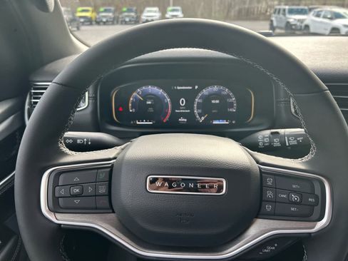 New 2025 Jeep Wagoneer L Series II w/ Premium Group I image 29