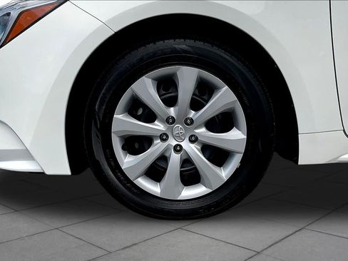 Used 2026 Toyota Corolla LE FWD image 11