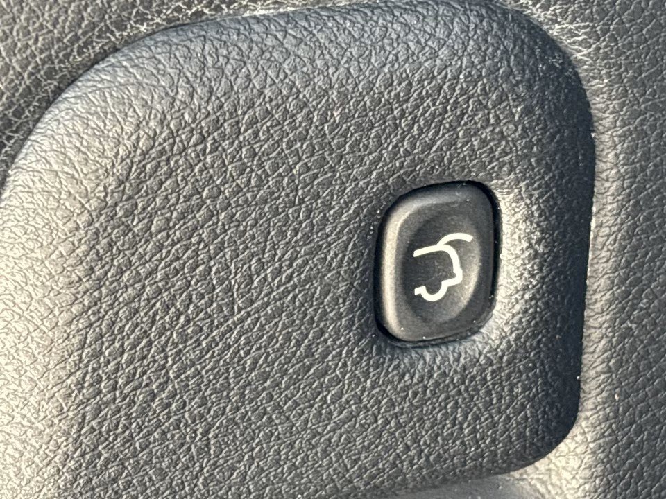 Used 2021 Jeep Grand Cherokee Limited RWD image 29