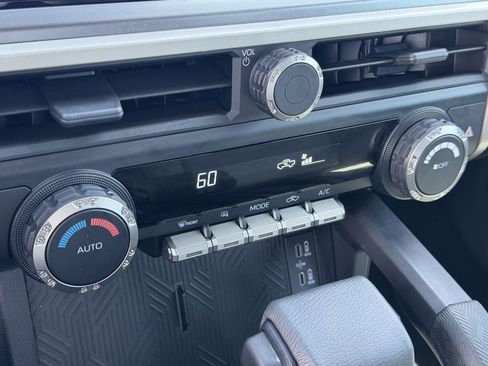 Used 2025 Toyota Tacoma TRD Sport image 20