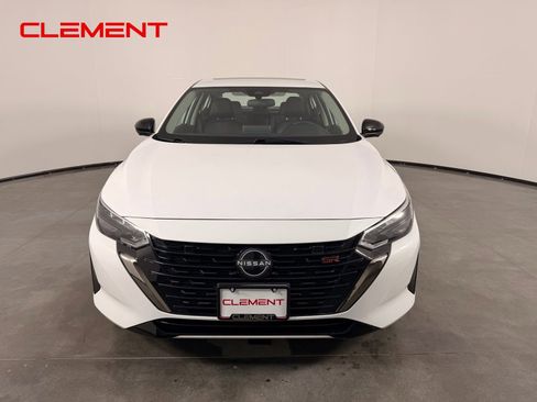 Used 2025 Nissan Sentra SR w/ SR Premium Package FWD image 3