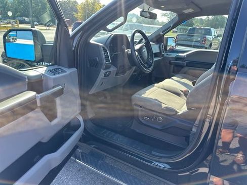 Used 2015 Ford F150 XLT w/ Equipment Group 302A Luxury AWD/4WD image 35