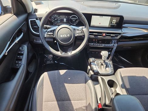 Used 2024 Kia Seltos S AWD/4WD image 11