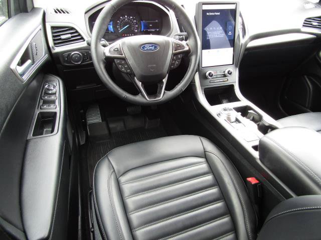 Used 2024 Ford Edge SEL w/ Convenience Package AWD/4WD image 2