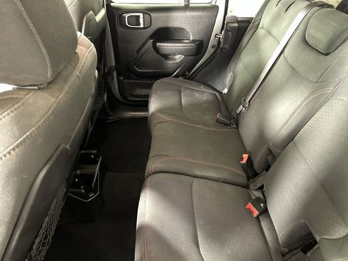 Used 2022 Jeep Wrangler Unlimited Rubicon image 22