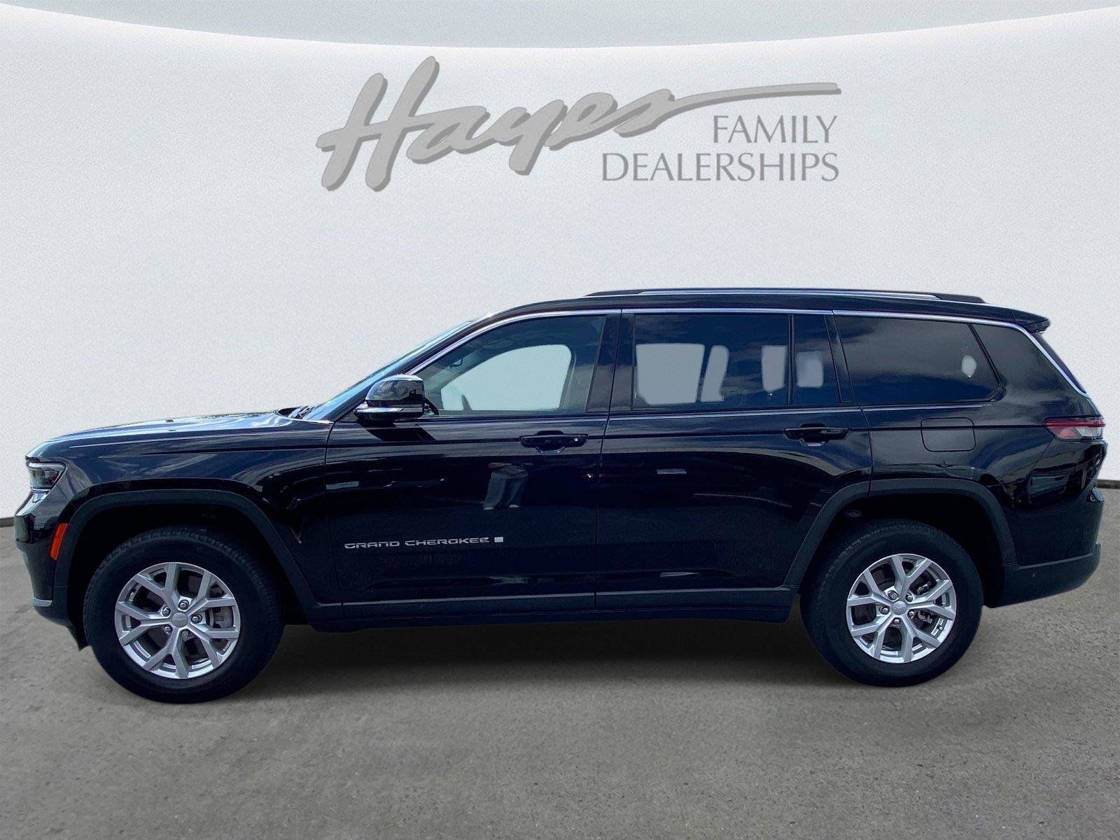 Used 2023 Jeep Grand Cherokee L Limited w/ Trailer Tow Group (B) RWD image 9