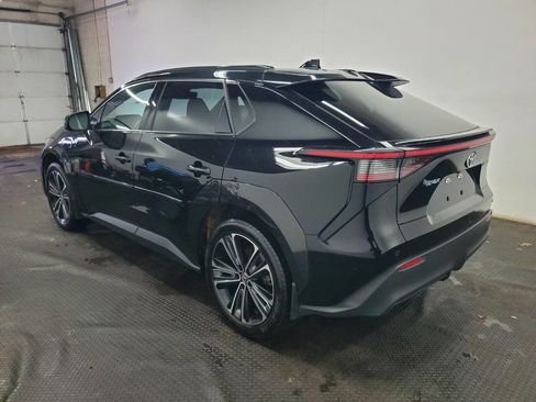 Used 2023 Toyota bZ4X XLE 4dr Crossover w/ Weather Package image 5