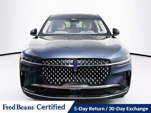 Used 2024 Lincoln Nautilus Premier w/ Equipment Group 102A image 2