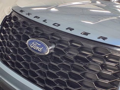 Used 2025 Ford Explorer ST-Line AWD/4WD image 15