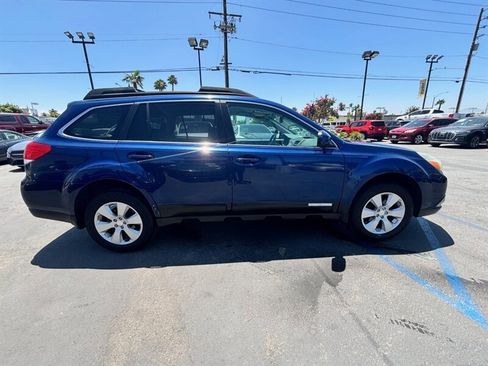 Used 2010 Subaru Outback 2.5i Premium AWD/4WD image 7