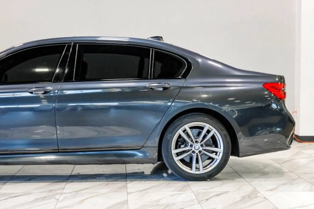 Used 2016 BMW 750i xDrive AWD/4WD image 17