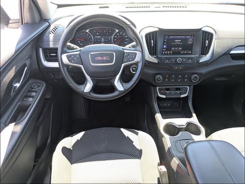 Used 2024 GMC Terrain SLE AWD/4WD image 15