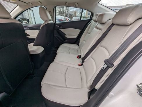 Used 2018 MAZDA MAZDA3 Grand Touring w/ Premium Equipment Package image 17