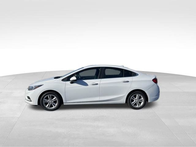 Used 2016 Chevrolet Cruze LT w/ Convenience Package FWD image 2