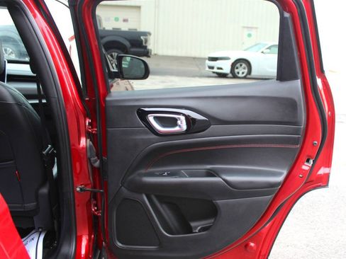 Used 2025 Jeep Compass Trailhawk AWD/4WD image 10