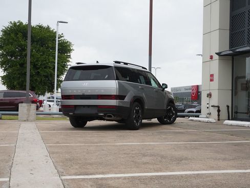 Used 2025 Hyundai Santa Fe SEL image 2
