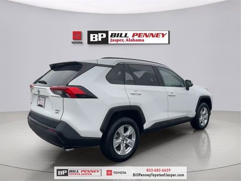 Used 2019 Toyota RAV4 XLE image 5