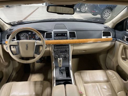 Used 2009 Lincoln MKS image 11