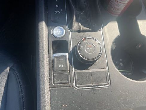 Used 2018 Volkswagen Atlas SE image 12