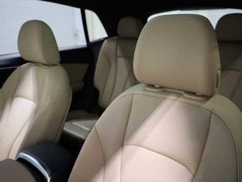 Used 2022 Audi Q8 Prestige w/ Prestige Package image 18