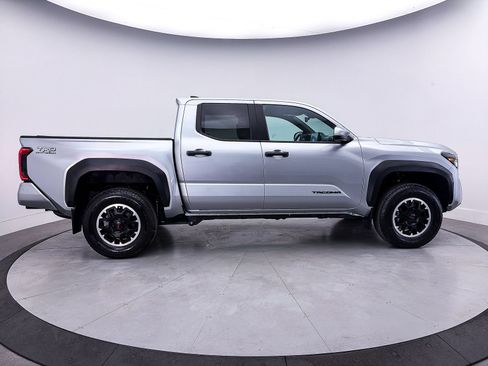 Used 2024 Toyota Tacoma TRD Off-Road w/ TRD Off Road Upgrade Package AWD/4WD image 43