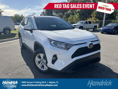 Used 2021 Toyota RAV4 XLE image 1