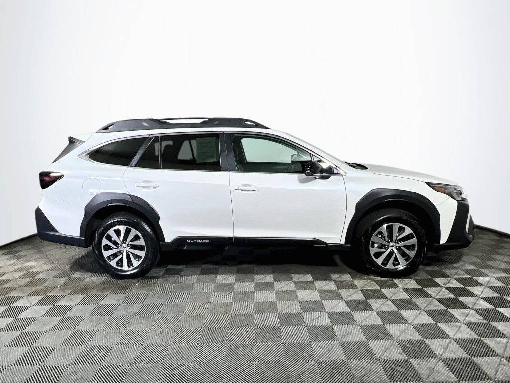 Certified 2025 Subaru Outback Premium AWD/4WD image 8