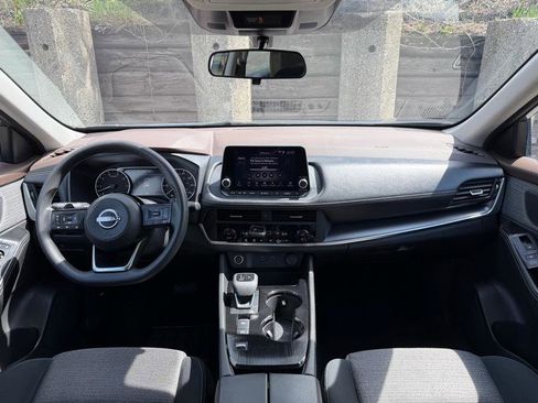Used 2023 Nissan Rogue SV FWD image 10
