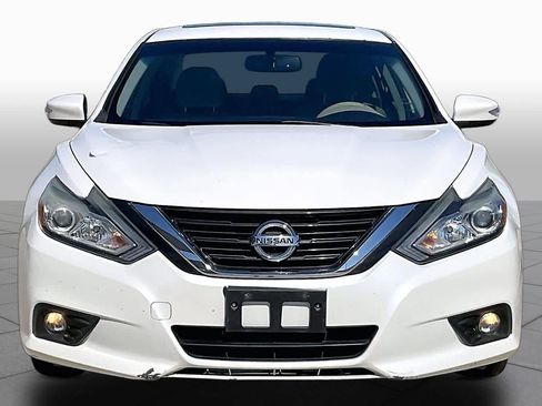 Used 2017 Nissan Altima 2.5 SV w/ Convenience Package FWD image 4