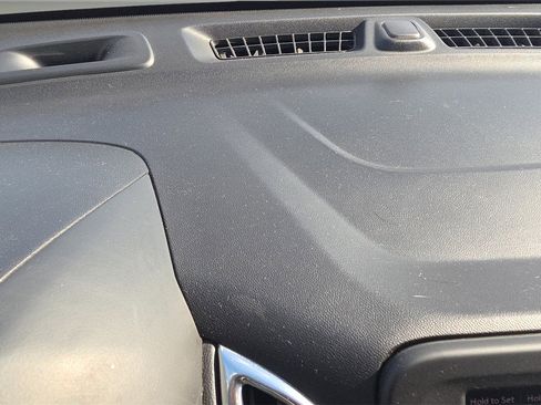 Used 2020 Chevrolet Equinox LT image 9