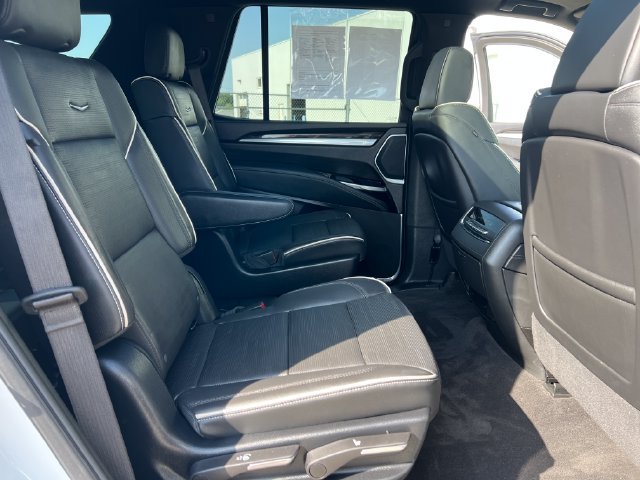 Certified 2025 Cadillac Escalade Premium Luxury AWD/4WD image 19