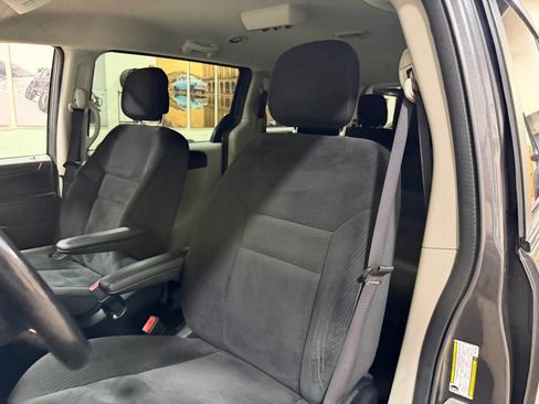 Used 2019 Dodge Grand Caravan SE w/ Rear Park Assist Package FWD image 41