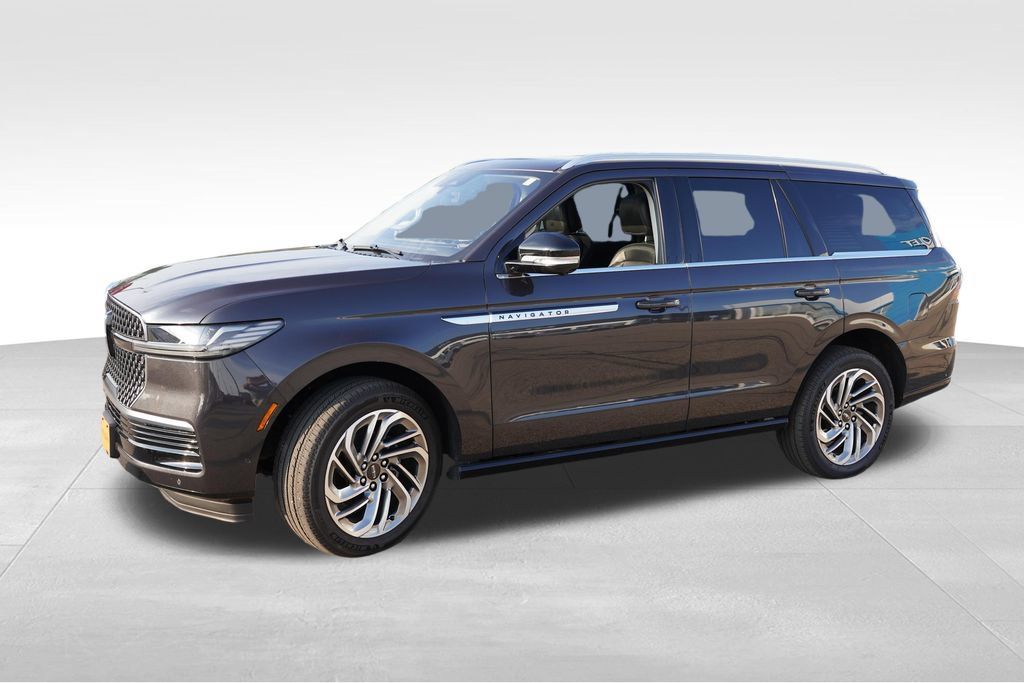 Used 2025 Lincoln Navigator Reserve AWD/4WD image 10