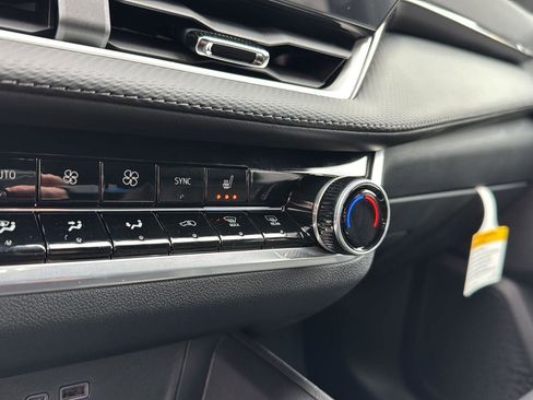 New 2026 Chevrolet Equinox LT w/ Convenience Package II image 25