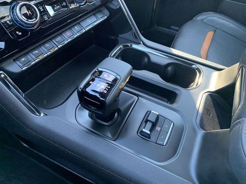 Used 2024 GMC Sierra 1500 AT4 w/ Technology Package image 29