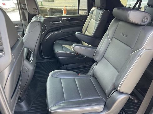 Used 2023 Cadillac Escalade ESV Sport AWD/4WD image 23