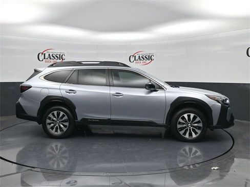 Used 2023 Subaru Outback Limited image 6