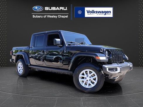 Used 2023 Jeep Gladiator Sport image 1