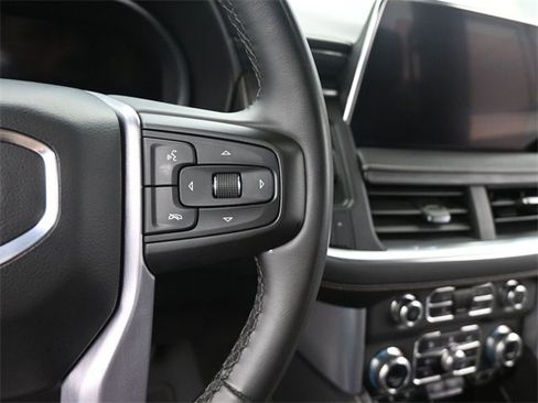 Used 2023 GMC Yukon XL SLT image 34