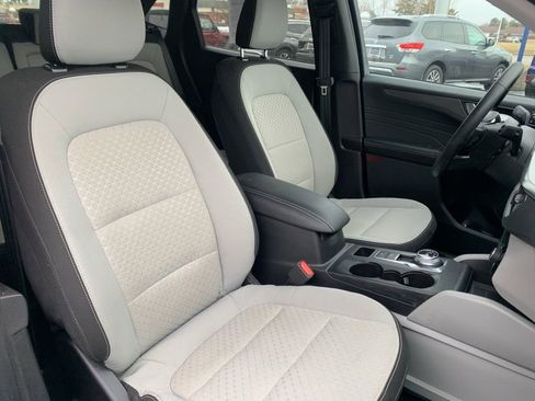 Used 2023 Ford Escape Active w/ Tech Pack #2 AWD/4WD image 11