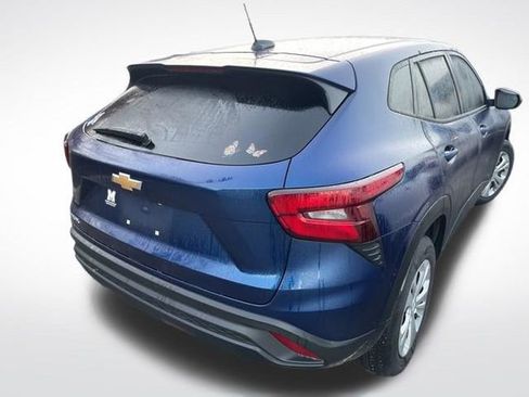 Used 2024 Chevrolet Trax LS image 8