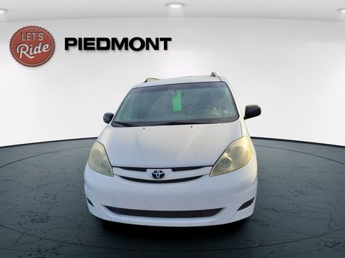 Used 2006 Toyota Sienna FWD image 2