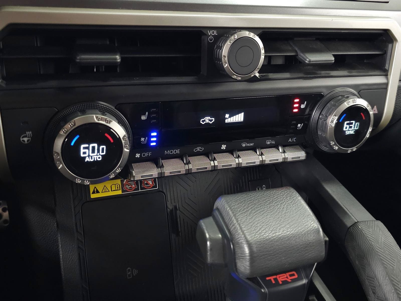 Used 2024 Toyota Tacoma TRD Sport w/ TRD Sport Premium Package AWD/4WD image 29